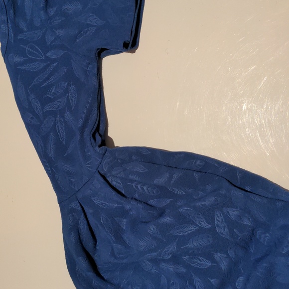 LuLaRoe Amelia XS NWOT Feathers - Picture 2 of 4